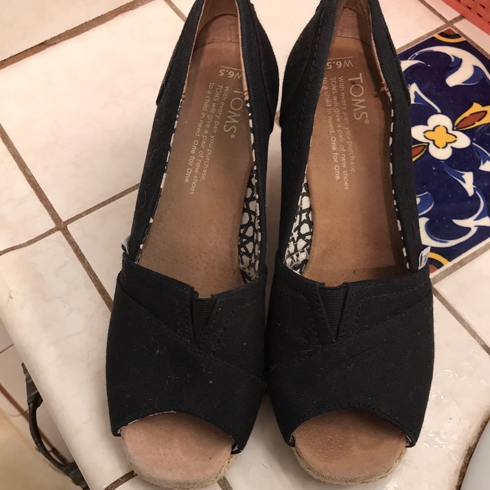 Black TOMS Espadrilles 6.5